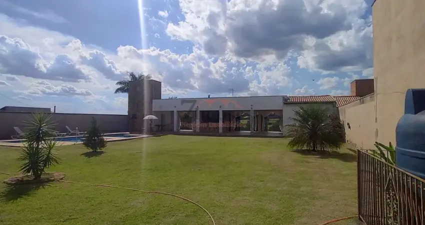 Chácara à venda em Cosmópolis-SP, bairro Chácaras Itália! 3 quartos, 1 suíte, 2 salas, 4 banheiros, 356m²!