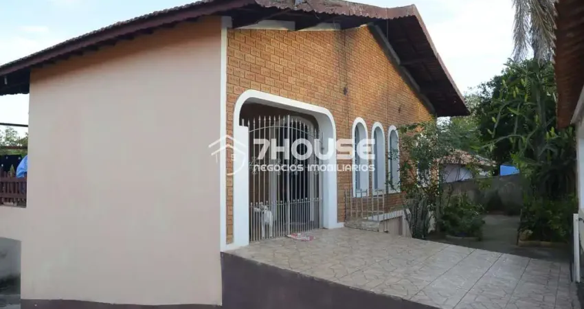 Chácara à venda em Campinas-SP: 4 quartos, 2 banheiros, 5 vagas de garagem e 180,00 m² de área!