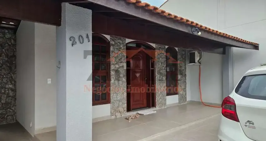 Imperdível oportunidade: Casa à venda em Paulínia-SP, Jardim dos Calegaris - 2 quartos, 1 suíte, 1 sala, 3 banheiros, 6 vagas, 150m².