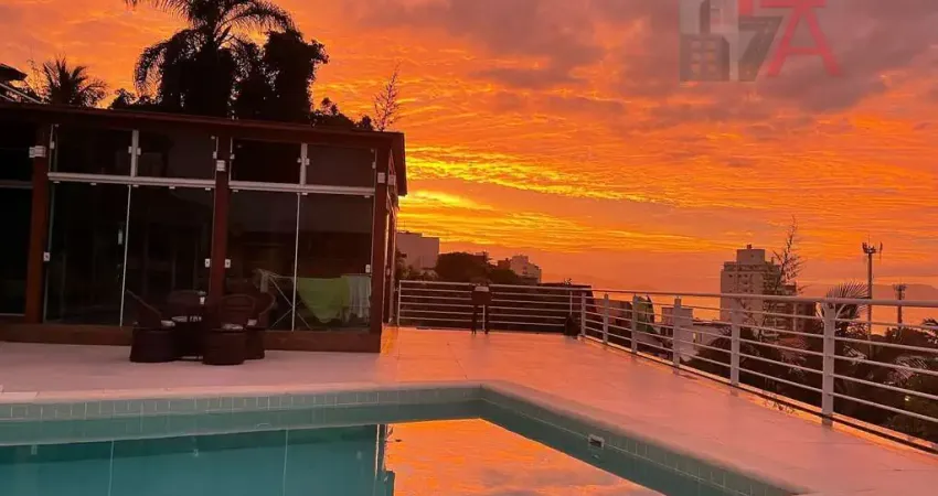 Casa à venda no bairro Agronômica - Florianópolis/SC