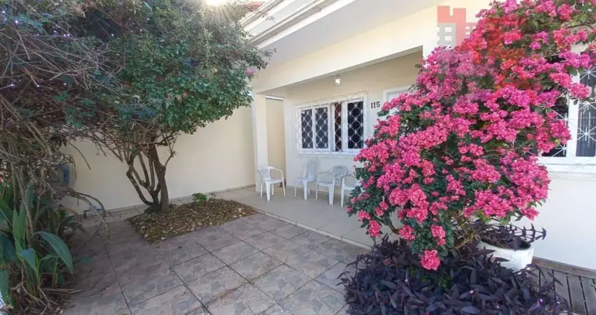 Casa à venda no bairro Parque São Jorge - Florianópolis/SC