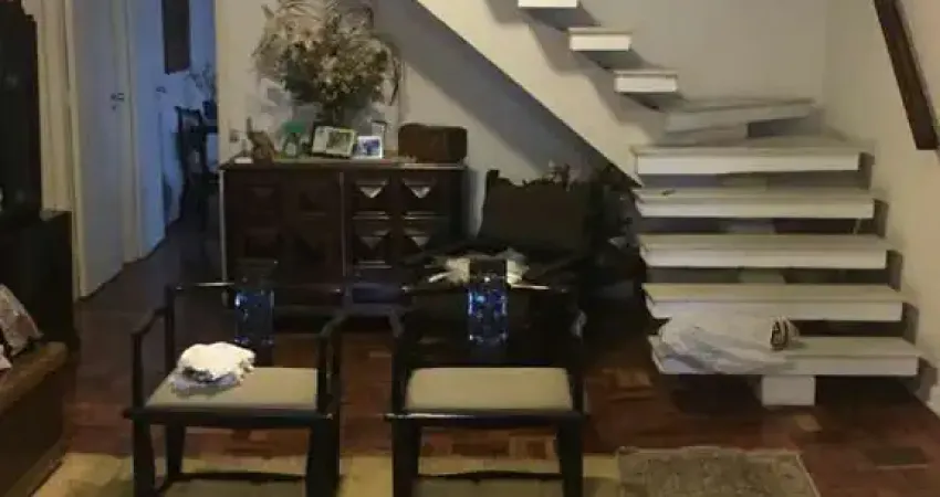 Casa com 3 quartos para alugar na Rua Luís Murat, --, Jardim das Bandeiras, São Paulo