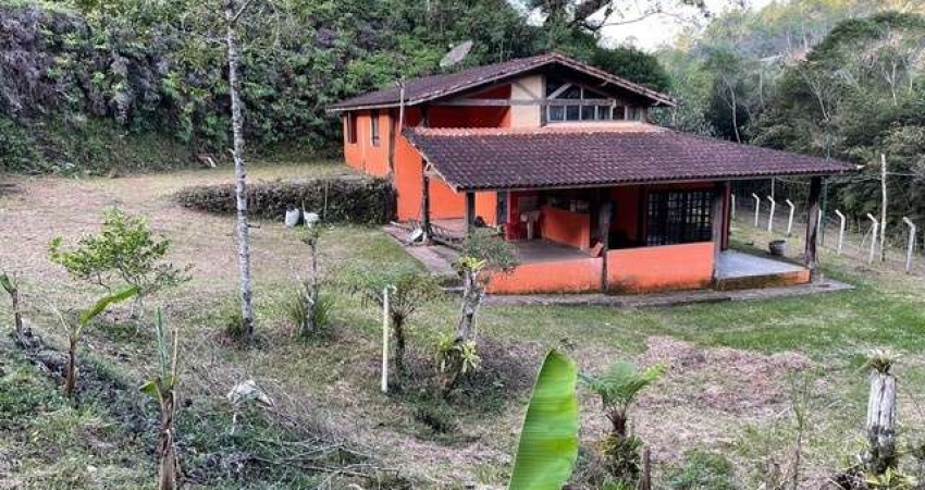 Chácara à venda no Jardim dos Eucaliptos 10000m² 1 suíte 4 banheiros