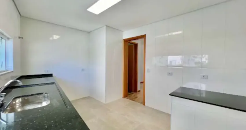 Sobrado á Venda - 3 suítes - 134m² - Campininha - R$ 890.000,00