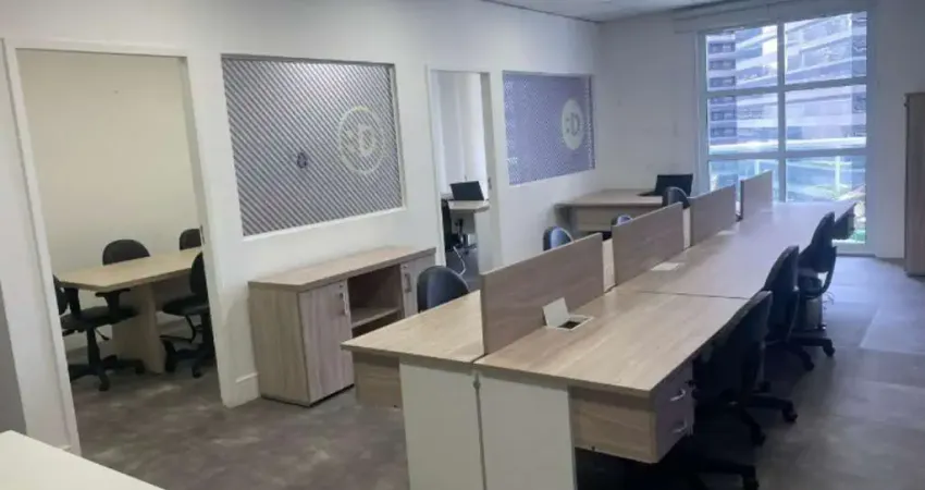 Sala comercial com vaga na Vila Cordeiro,com duas vagas
