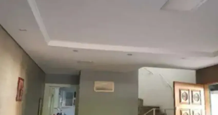 Sobrado à venda no Jardim Catanduva com 152m² 2 dormitórios 3 banheiros 2 vagas