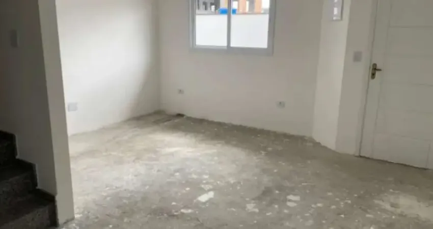 Casa de alto padrão em condomínio na vila ré, são paulo-sp. 3 quartos, 1 suíte, 3 banheiros, 2 vagas de garagem.