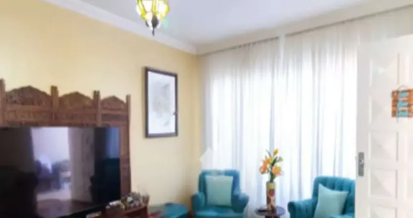 Casa à venda em São Paulo - SP, Terceira Divisão Interlagos: 3 quartos, 1 suíte, 2 banheiros, 2 vagas, 150m². Venha conferir!