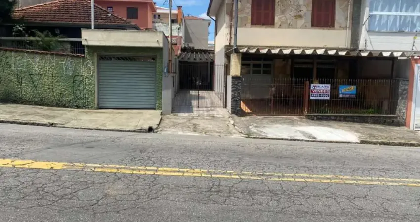 Imperdível casa à venda em Santo André-SP, Vila Assunção! 2 quartos, 2 banheiros, 6 vagas de garagem e 125,00 m² de área!