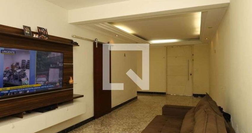 Casa à Venda - Itaquera, 6 Quartos,  330 m2