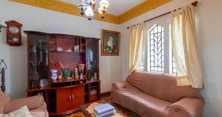 Casa à Venda - Liberdade, 4 Quartos,  200 m2
