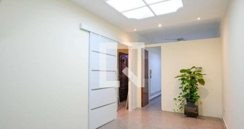 Casa à Venda - Bosque da Saúde, 2 Quartos,  50 m2