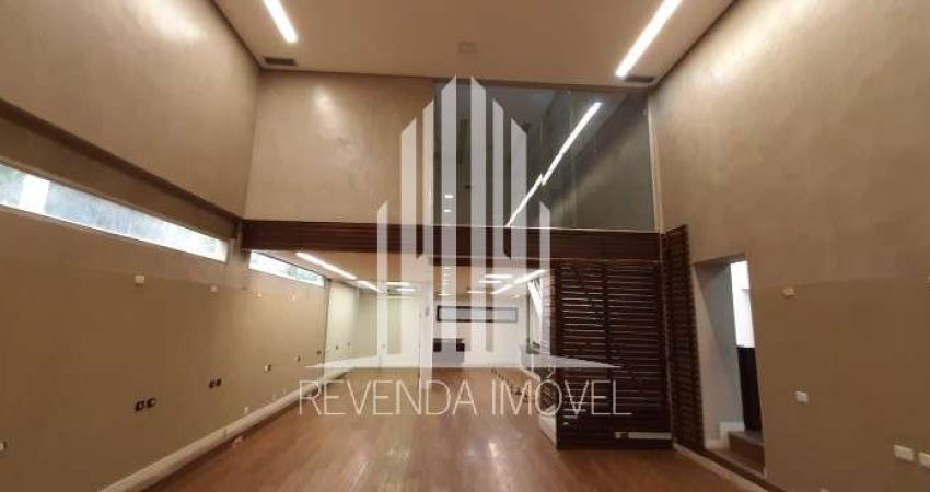 Locação de Ponto Comercial de Alto Padrão no Itaim Bibi - São Paulo-SP: 5 salas, 3 banheiros, 472m² de área!