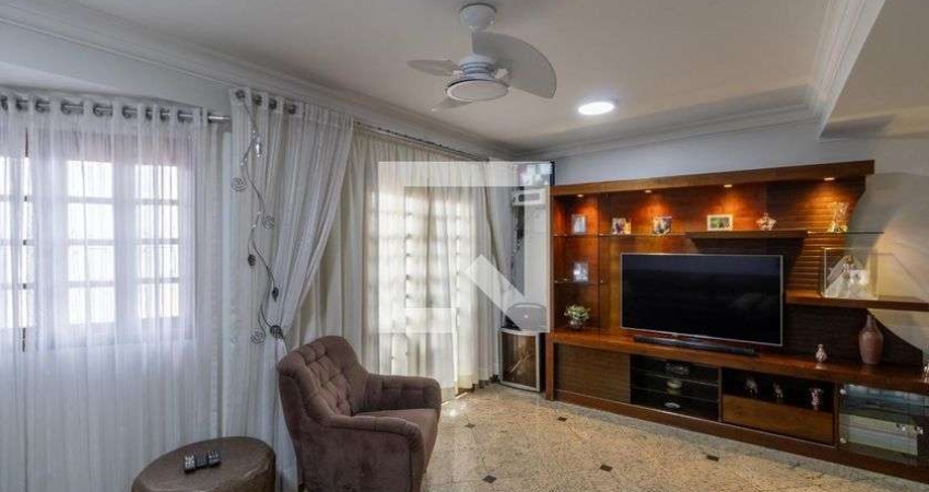Casa à Venda - Vila Ré, 3 Quartos,  216 m2