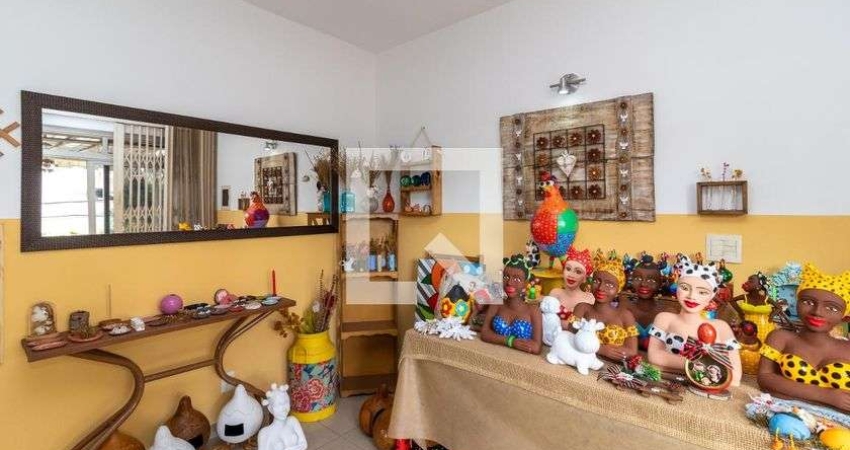 Casa à Venda - Água Fria, 3 Quartos,  150 m2