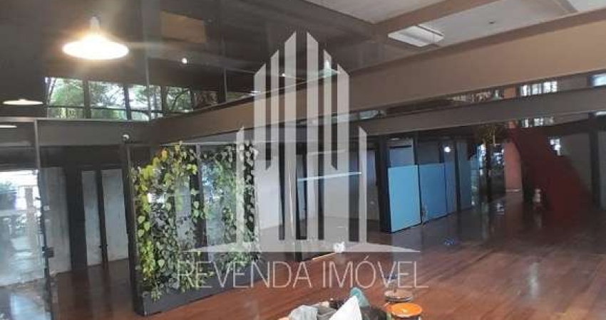 Conjunto comercial de alto padrão na Vila Madalena, São Paulo-SP: 3 salas, 2 banheiros, 3 vagas de garagem! MOBILIADO