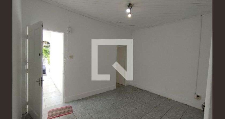 Casa à Venda - Bosque da Saúde, 2 Quartos,  200 m2