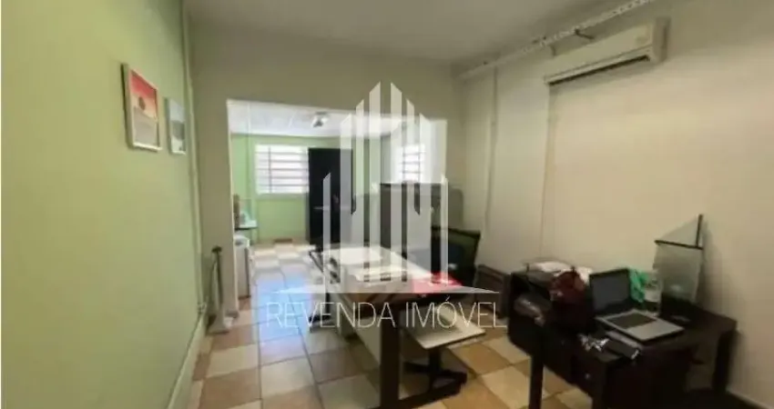 Galpão Comercial para Locação na Vila Pompéia, São Paulo-SP: 5 Salas, 2 Banheiros, 3 Vagas de Garagem e 400m² de Área.