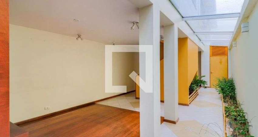 Casa à Venda - Campo Belo, 2 Quartos,  180 m2