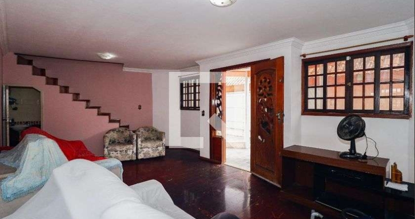 Casa à Venda - Chácara Agrindus, 4 Quartos,  230 m2