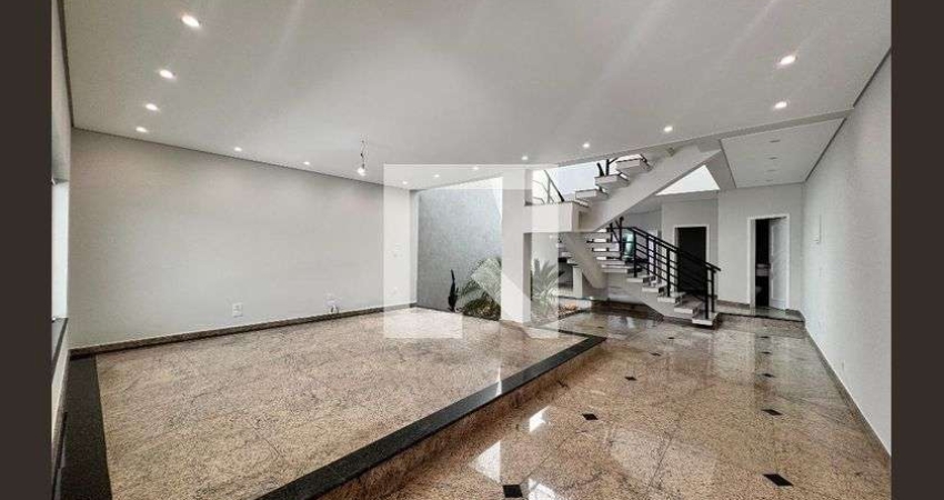 Casa à Venda - Parque Bandeirante, 3 Quartos,  244 m2