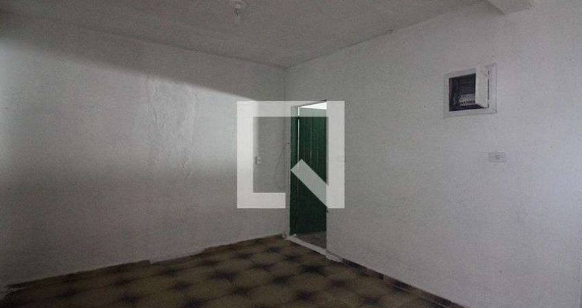 Casa à Venda - Jardim Independência, 2 Quartos,  83 m2