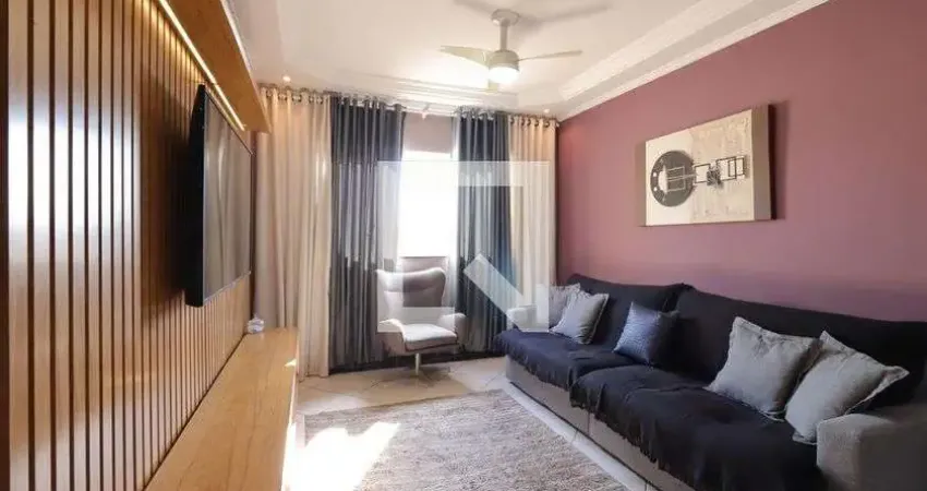Casa à Venda - Vila Cecília Maria, 3 Quartos,  150 m2