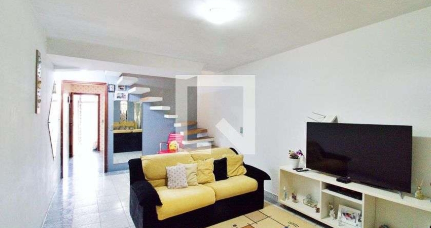 Casa à Venda - Parque Industrial das Oliveiras, 2 Quartos,  177 m2
