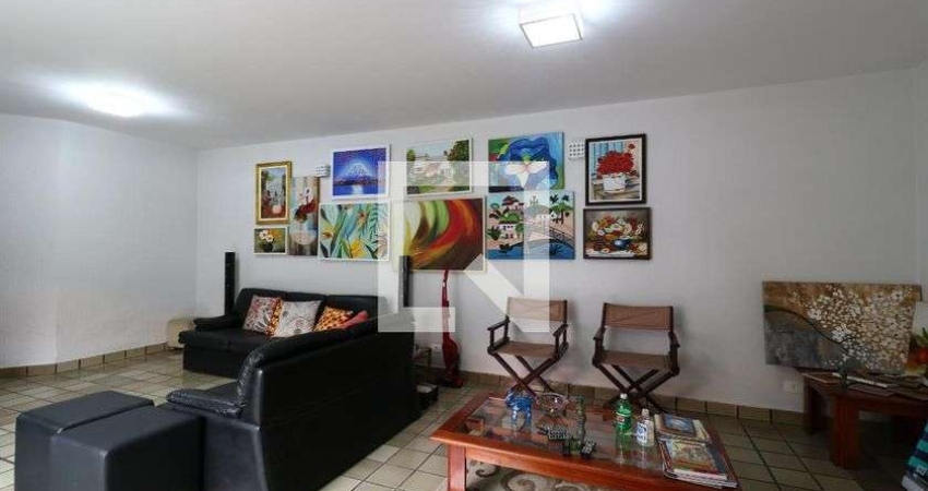 Casa à Venda - Jardim Bela Vista, 4 Quartos,  300 m2
