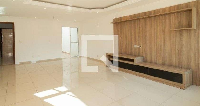 Casa com 3 quartos à venda na Rua Europa, --, Taboão, São Bernardo do Campo