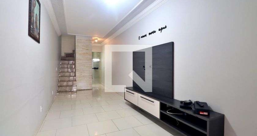 Casa à Venda - Jardim das Maravilhas, 2 Quartos,  70 m2