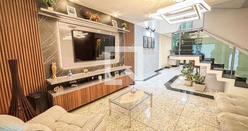 Casa à Venda - Parque Bandeirante, 3 Quartos,  161 m2