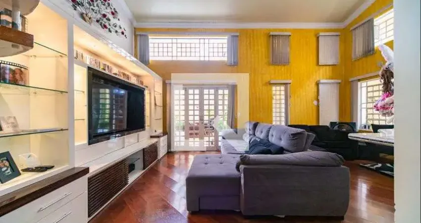 Casa à Venda - Jardim Bela Vista, 4 Quartos,  300 m2
