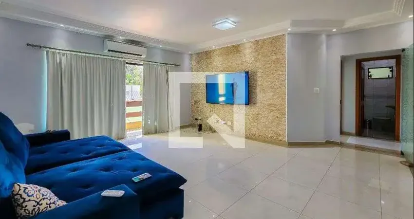 Casa à Venda - Jardim Independência, 4 Quartos,  356 m2