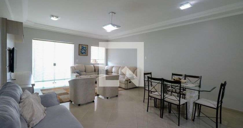 Casa com 3 quartos à venda na Rua Ingá, --, Olímpico, São Caetano do Sul