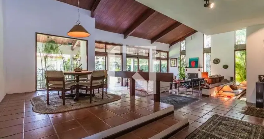 Casa com 3 quartos à venda na Alameda Suécia, --, Alphaville, Barueri
