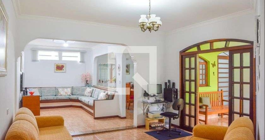 Casa à Venda - Jardim Independência, 2 Quartos,  250 m2