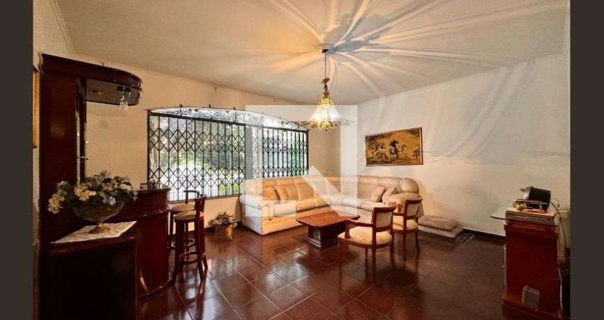 Casa à Venda - Parque Bandeirante, 3 Quartos,  377 m2