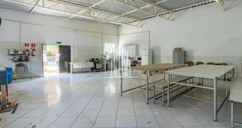 Galpão comercial para locação na vila ipojuca, são paulo-sp: 5 salas, 2 banheiros, 2 vagas de garagem, 600m² de área.