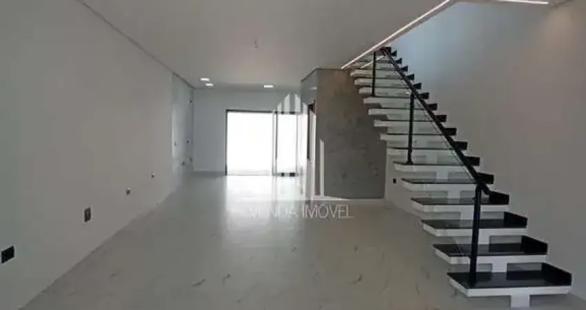 Imperdível: Casa à venda em Santo André-SP, bairro Parque das Nações, 3 quartos, 1 suíte, 2 banheiros, 155 m² de área.