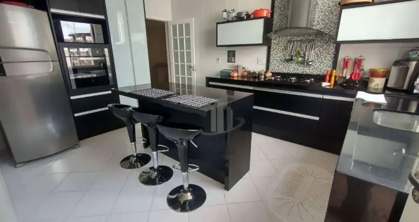 Maravilhosa casa DUPLEX com 3 quartos à venda, 273 m² por R$ 1.850.000 - Morada da Colina - Volta Redonda/RJ