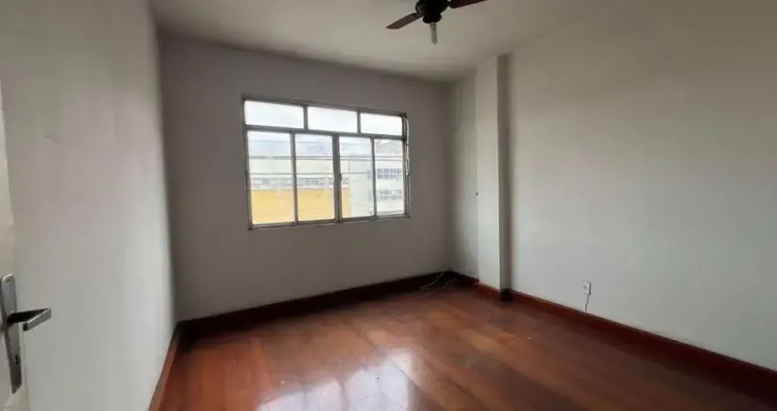 Apartamento com 2 quartos à venda na Avenida Oscar de Almeida Gama, 102, Aterrado, Volta Redonda