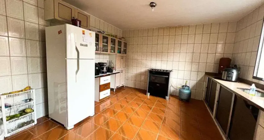 Excelente casa com 3 quartos à venda, no bairro Jardim Belvedere em Volta Redonda.