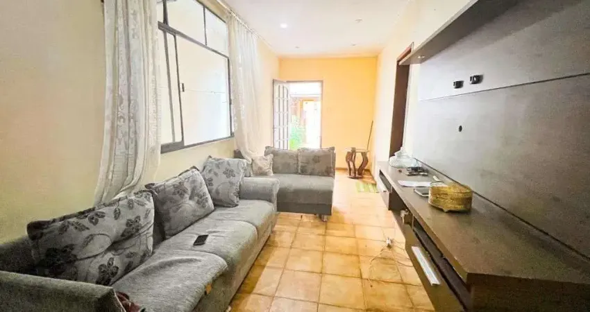 Maravilhosa Casa com 3 Quartos, 53 m² - Ano Bom - Barra Mansa/RJ