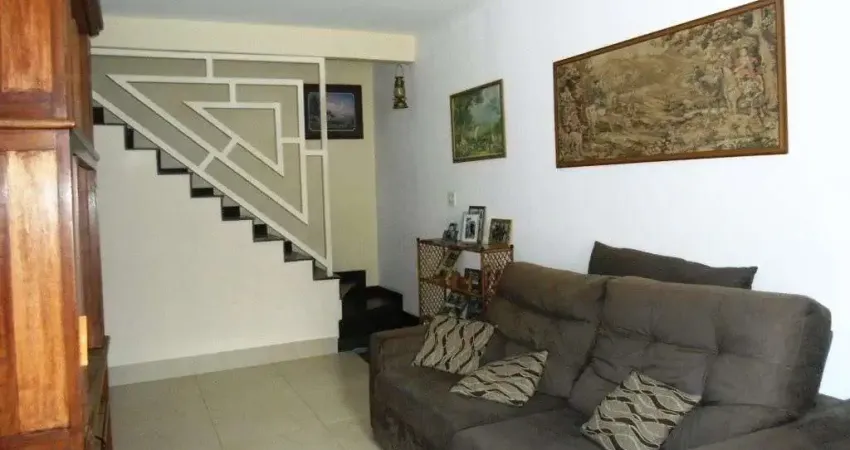 Maravilhosa Casa DUPLEX com 4 Quartos à venda, 162 m² por R$ 800.000 - Jardim Belvedere - Volta Redonda/RJ