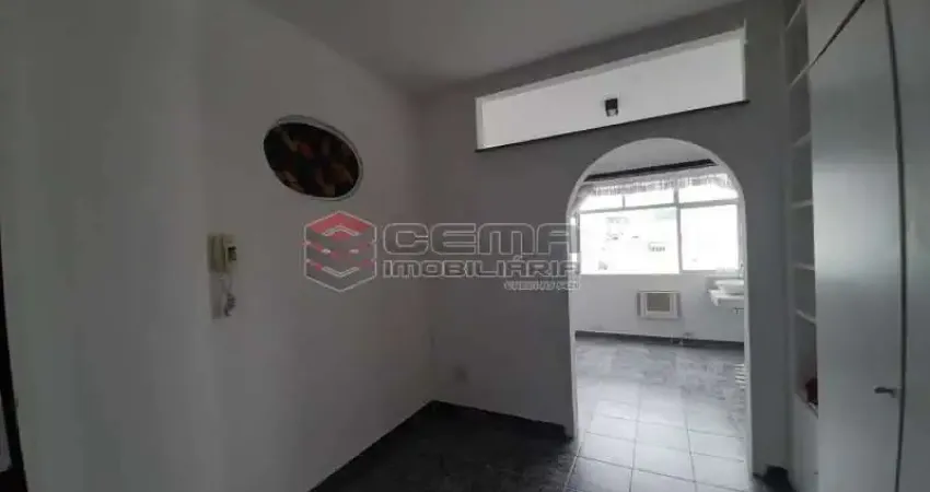 Kitnet / Stúdio para alugar na Rua General Cristóvão Barcelos, Laranjeiras, Rio de Janeiro