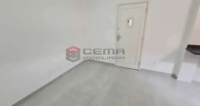 Kitnet / Stúdio à venda na Rua Buarque de Macedo, Flamengo, Rio de Janeiro