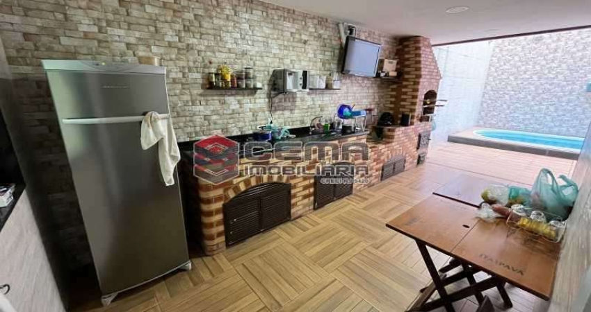 Casa com 4 quartos para alugar na Rua Coelho Neto, Laranjeiras, Rio de Janeiro