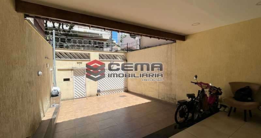 Casa comercial com 1 sala para alugar na Rua Coelho Neto, Laranjeiras, Rio de Janeiro