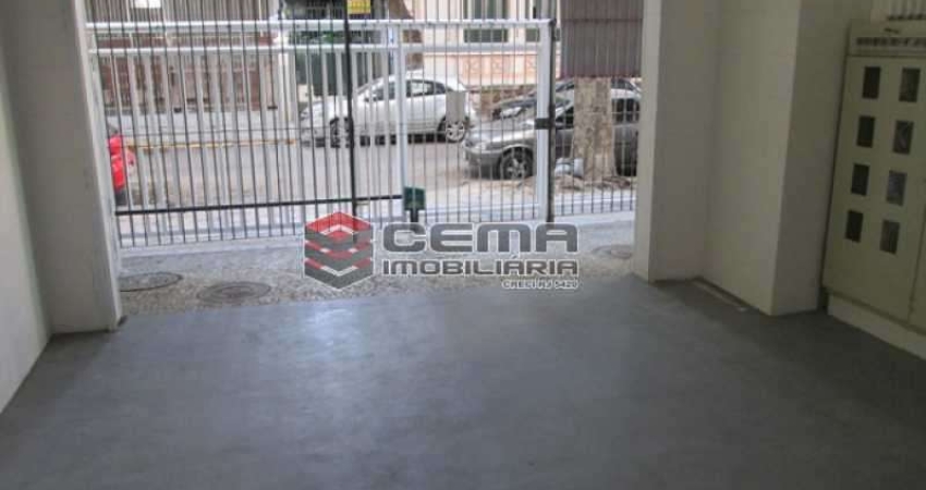 Ponto comercial com 1 sala à venda na Rua Andrade Pertence, Catete, Rio de Janeiro